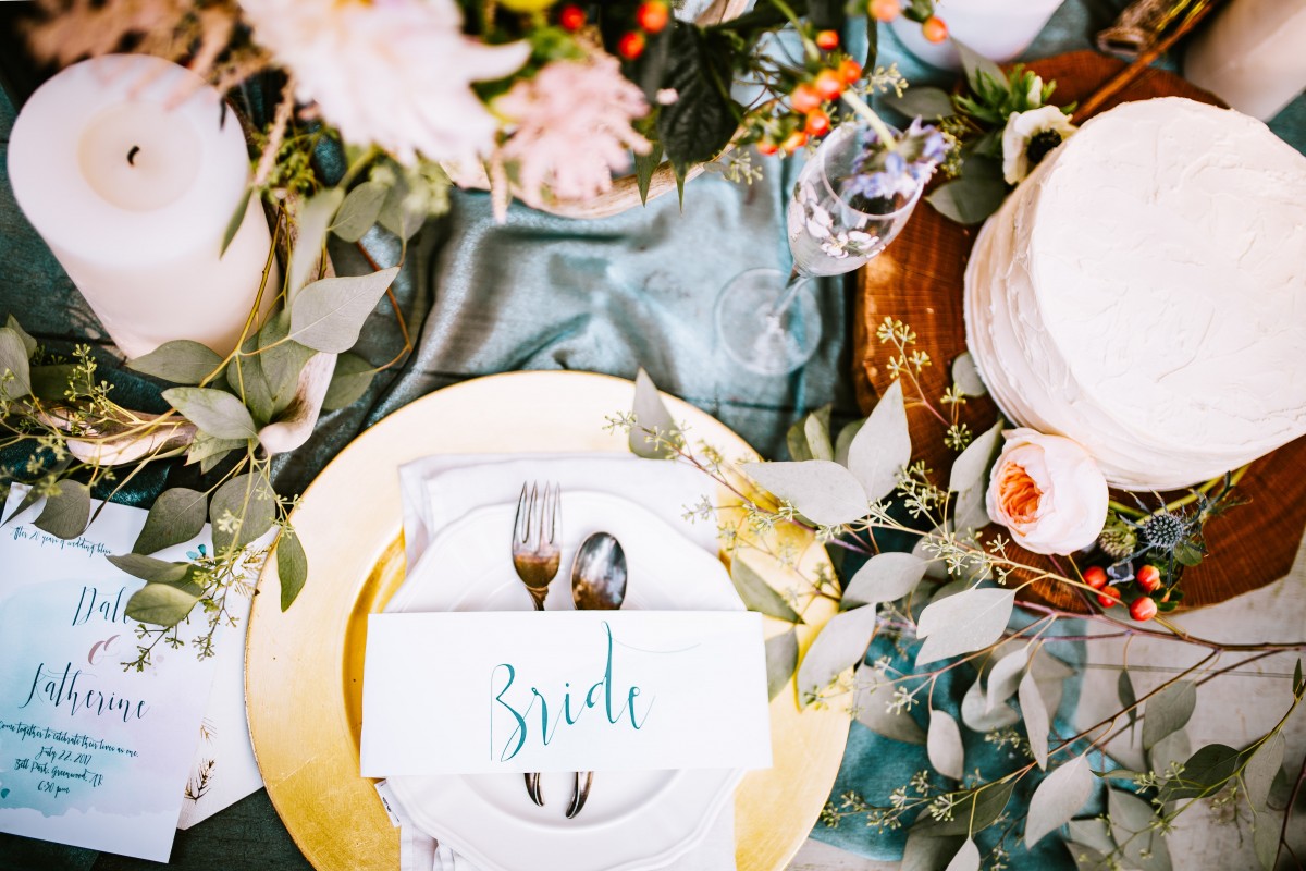 Eine Hochzeit und die Sitzordnung – wie ihr Traditionen beachtet und trotzdem euren eigenen Weg geht